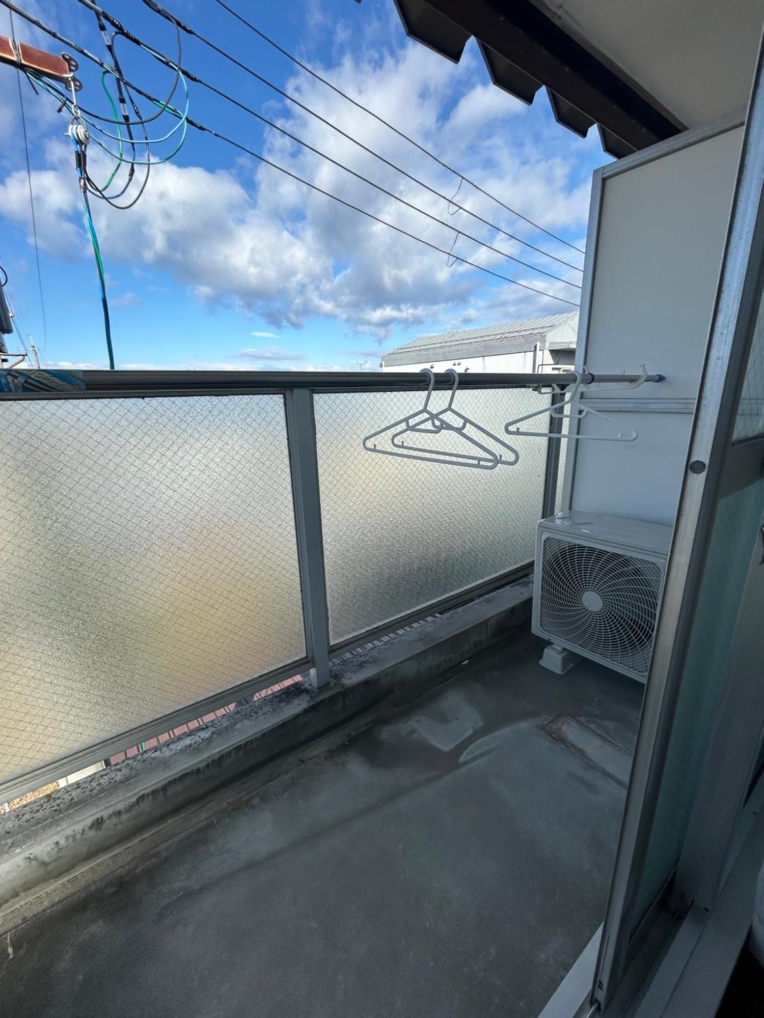 Maison d'hôtes 彦根市びわこホテルマンション 50台無料駐車場付き台所あり自動麻雀卓 自転車貸出可 Bbq可 ペット同伴可別途清掃料 *